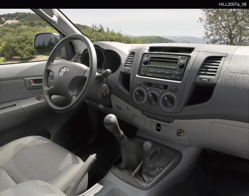 Hilux 2007 салон