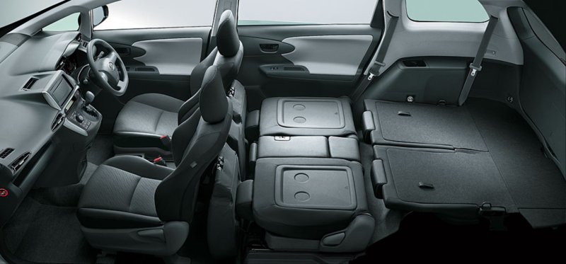 Toyota Wish 2011 салон