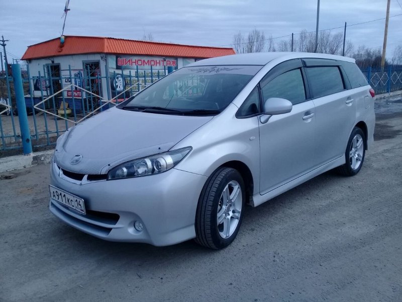 Toyota Wish 2010 год
