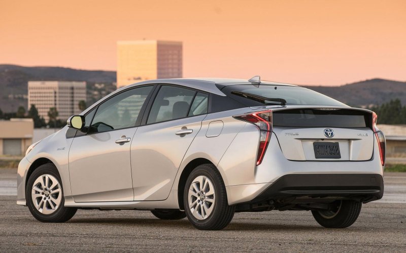 Toyota Prius Hybrid 2016