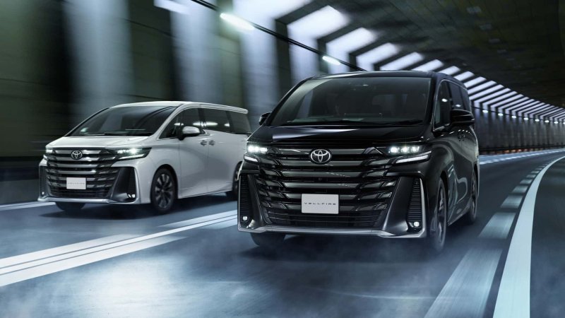 Toyota минивэн Alphard 2004