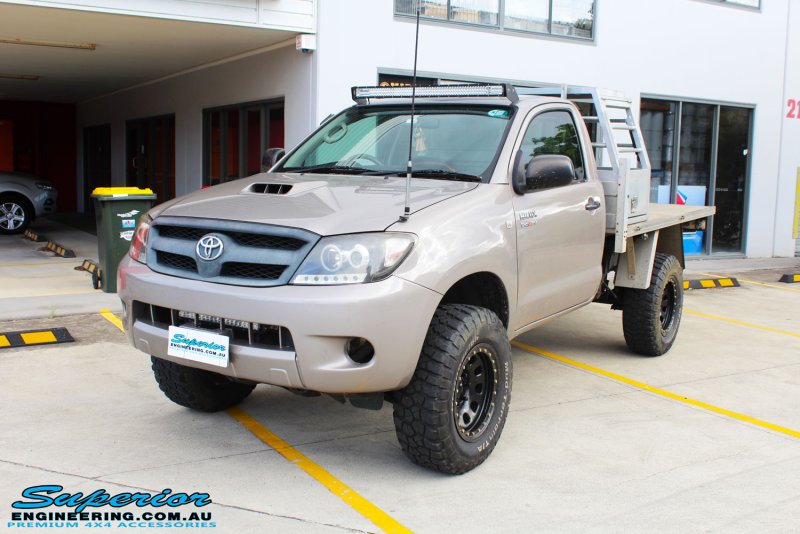Тойота Hilux 2005