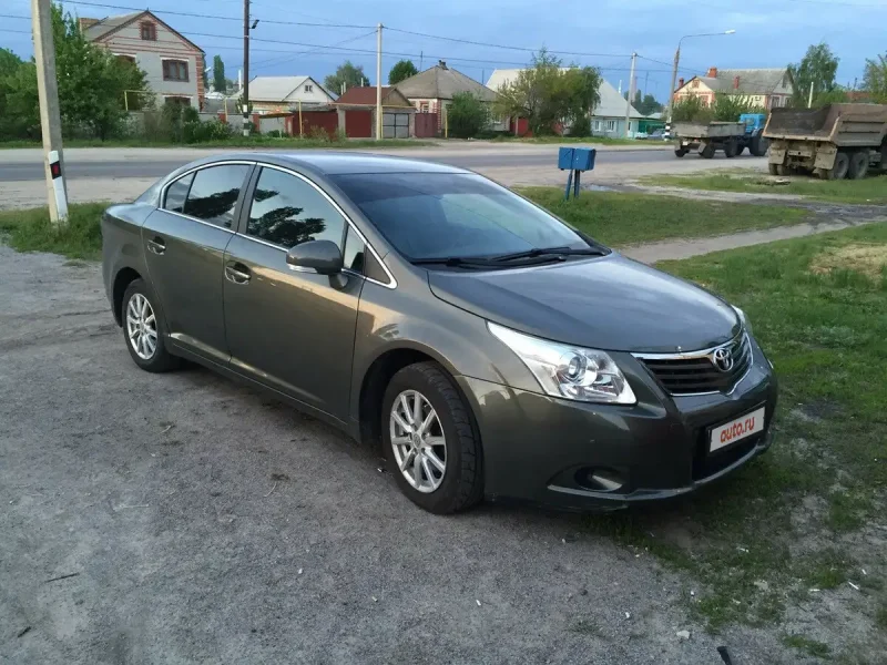 Toyota Avensis 2010 универсал