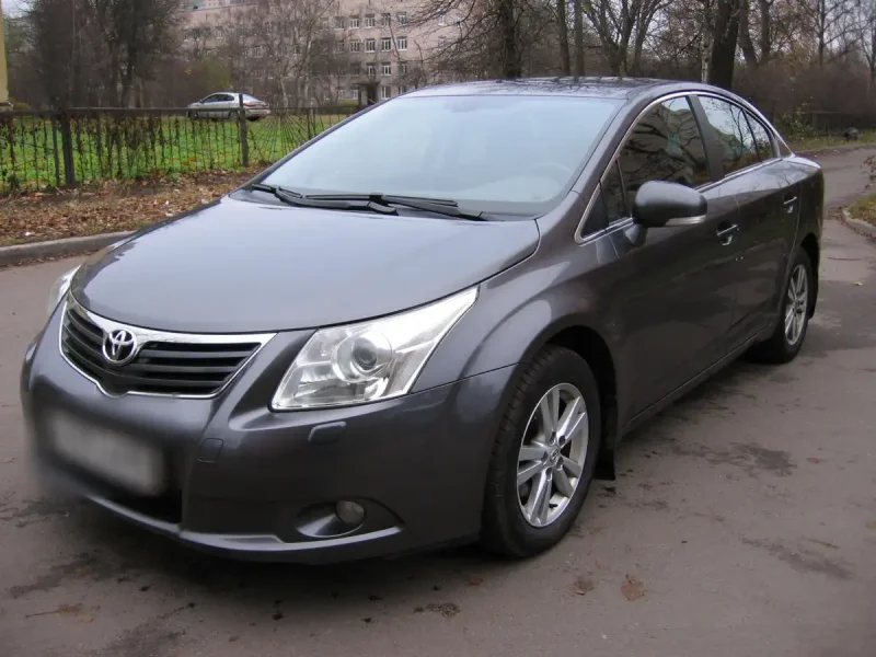 Тойота Avensis 2010 седан