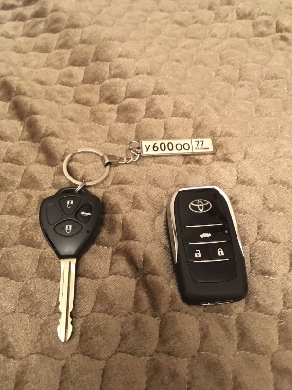 Ключ Toyota Corolla 2013