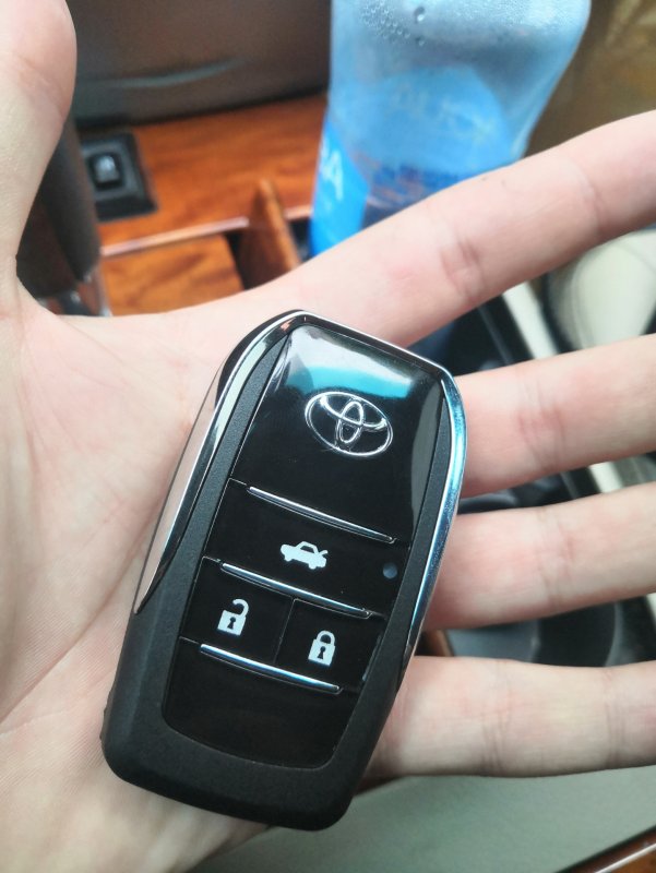 Ключ от Тойота Камри v40