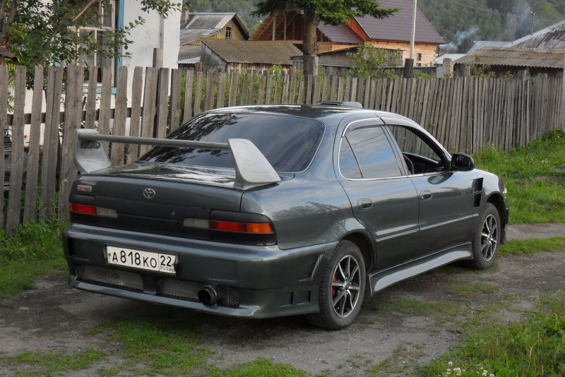 Тойота Спринтер ае100