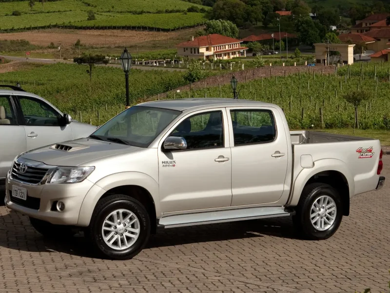 Тойота Hilux 2012