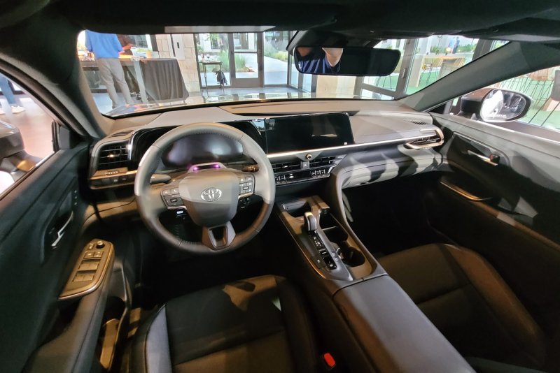 Toyota Crown Majesta 2013