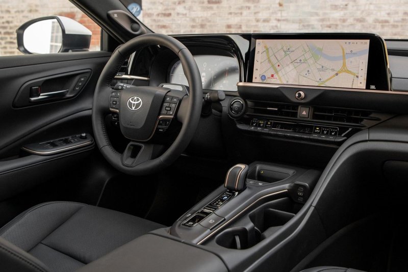 Toyota Crown новая