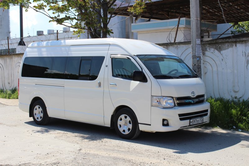 Toyota Hiace h200
