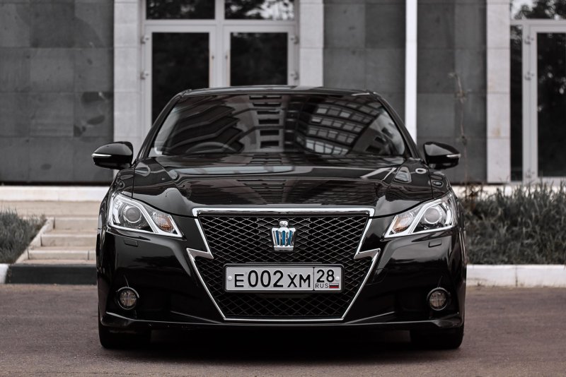 Toyota Crown athlete 2015