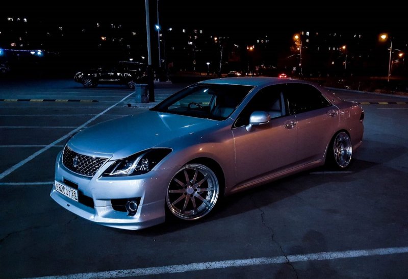 Toyota Crown athlete 2010