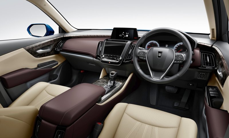 Toyota Crown 220 салон