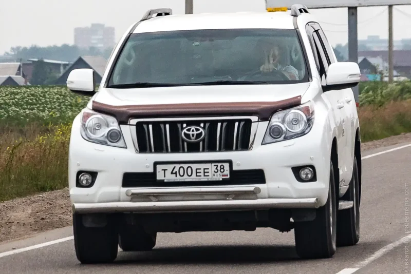 Toyota Land Cruiser 200 (ленд Крузер)