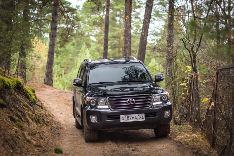 Toyota Land Cruiser 400