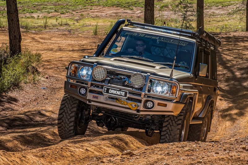 Toyota Land Cruiser 76 off Road
