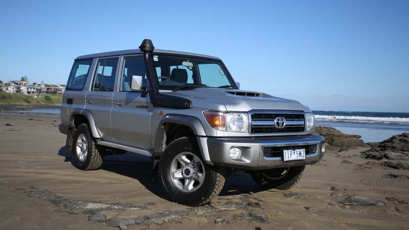 Toyota Land Cruiser 76