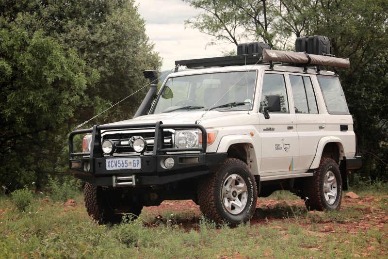 Toyota Land Cruiser 76