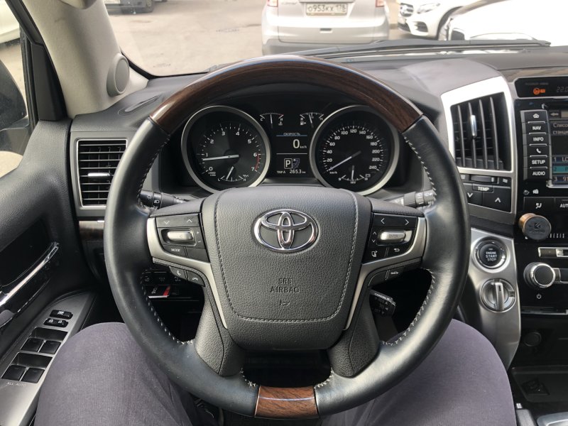 Toyota Tundra 2008 руль