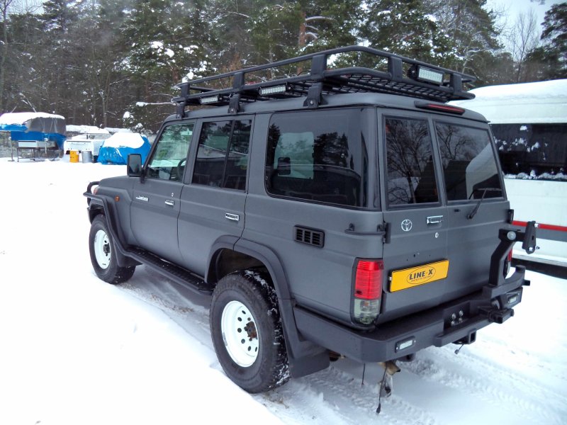 Toyota Land Cruiser 76 ARB