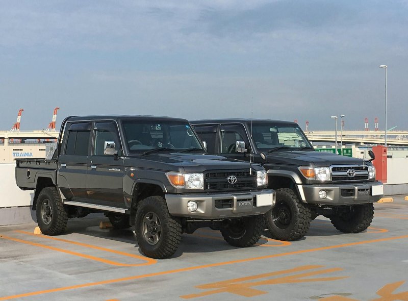 Toyota Land Cruiser 76 пикап