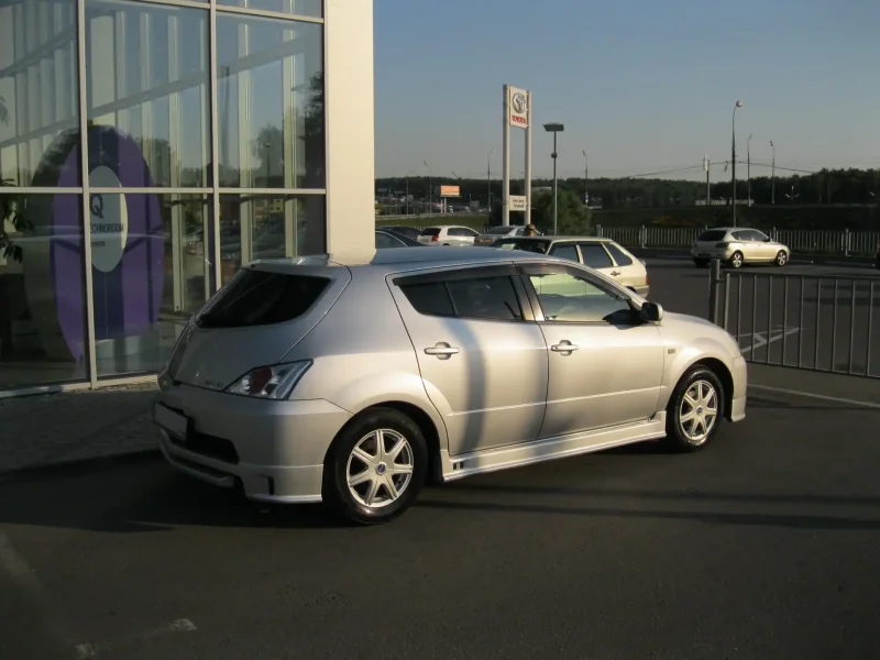Toyota will vs 2004