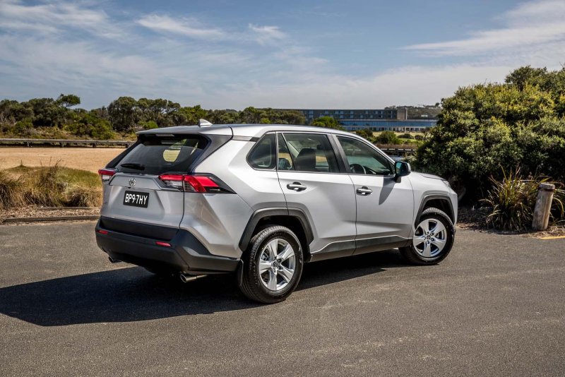 Toyota rav4 2020 серебристый металлик