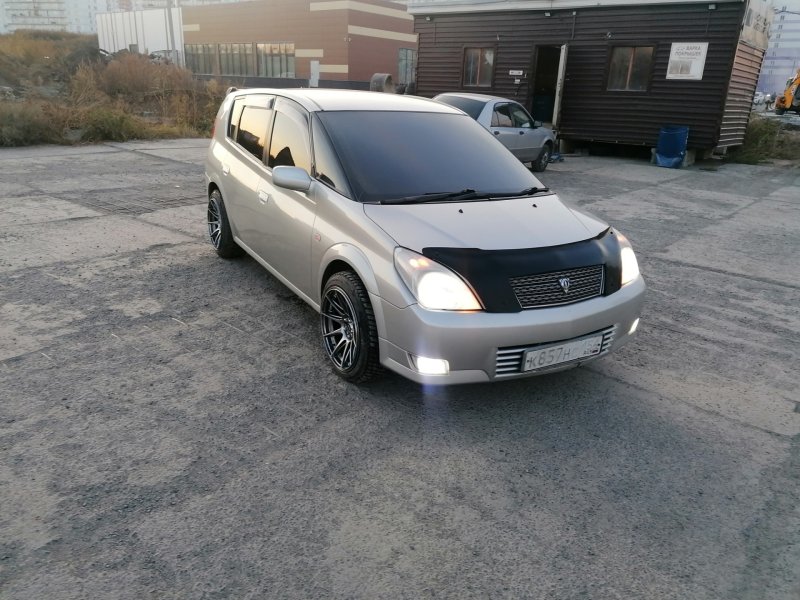 Toyota Opa 1998