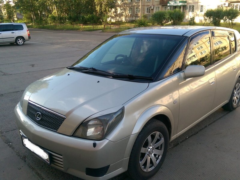 Toyota Opa 2010