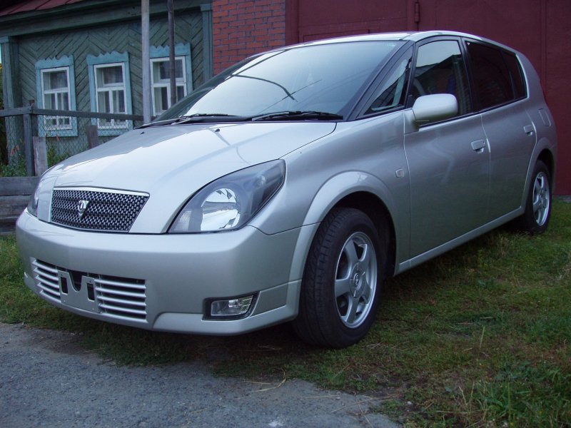 Toyota Opa 2002