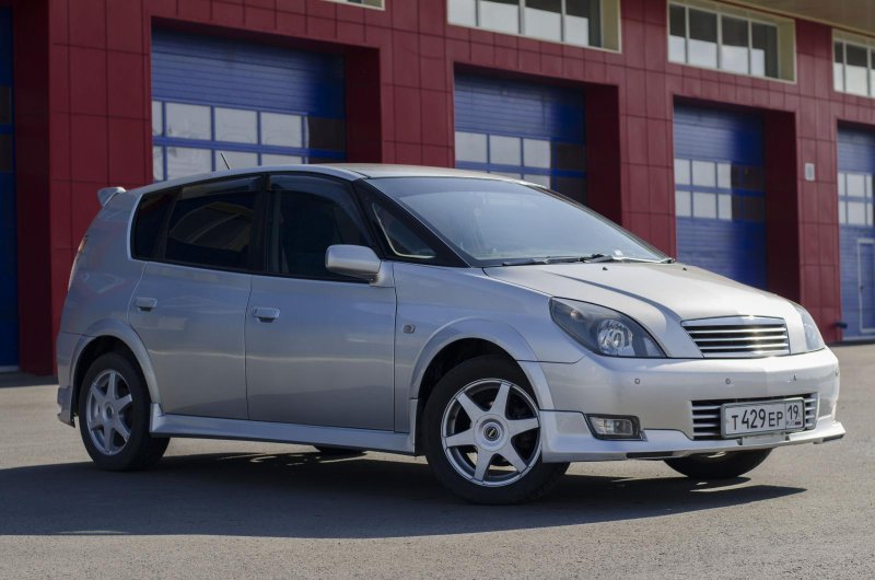 Toyota Opa 2010
