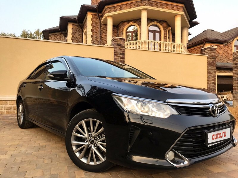 Toyota Camry 50 кузов белая