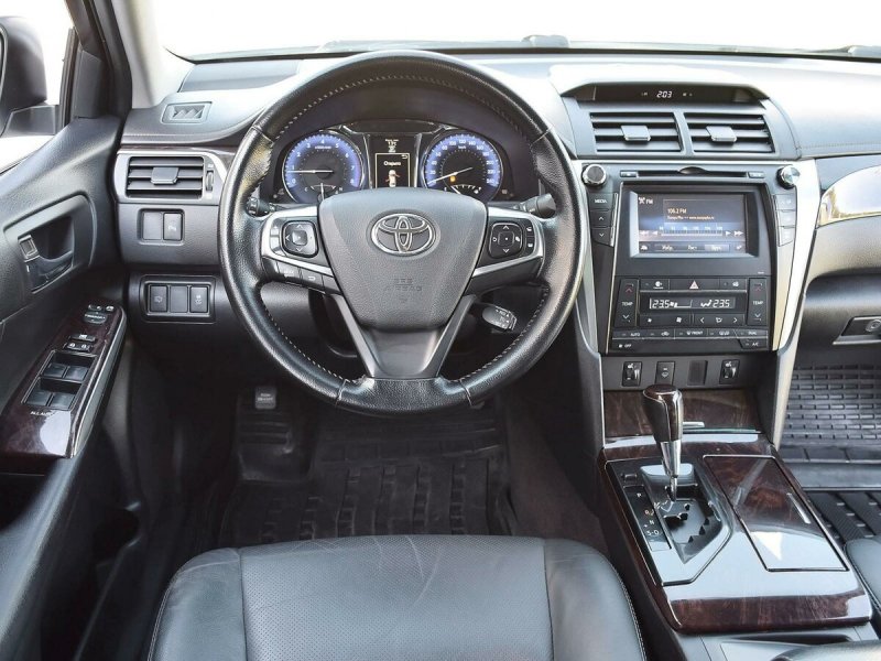 Toyota Camry 50 салон