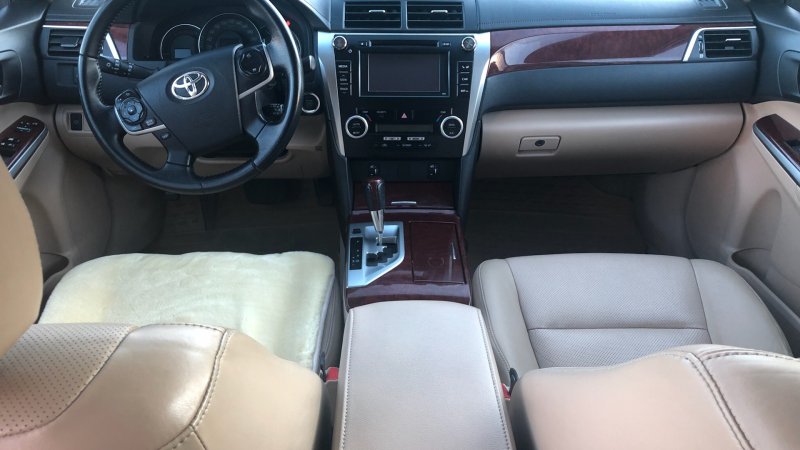 Camry 50 белый салон