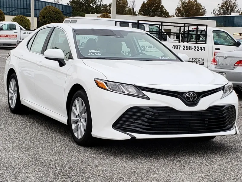 Toyota Camry 2020 le
