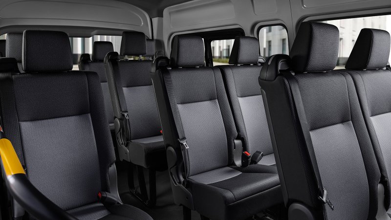 Тойота Hiace 2021 салон