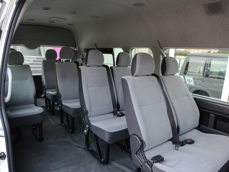 Toyota Hiace h300 салон