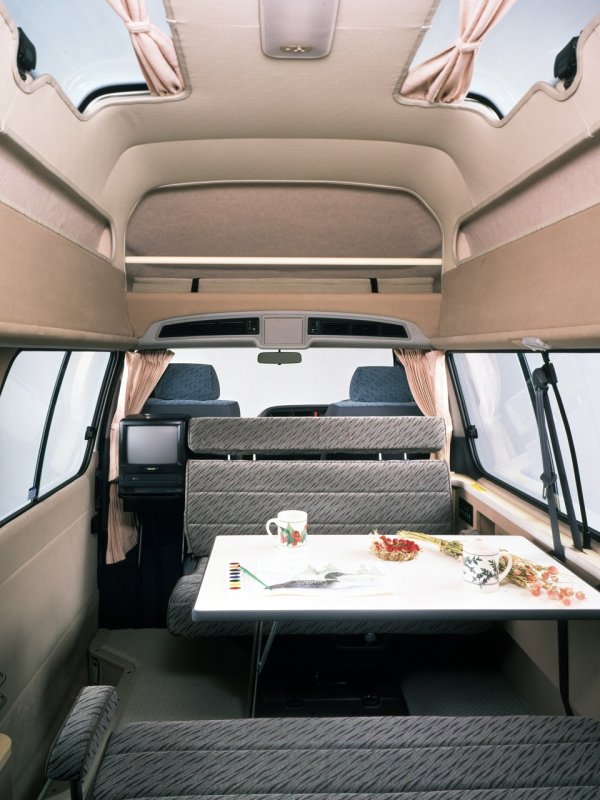 Toyota Hiace 2021 салон