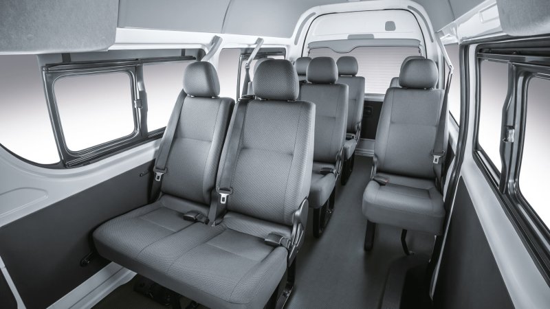 Toyota Hiace h300 салон