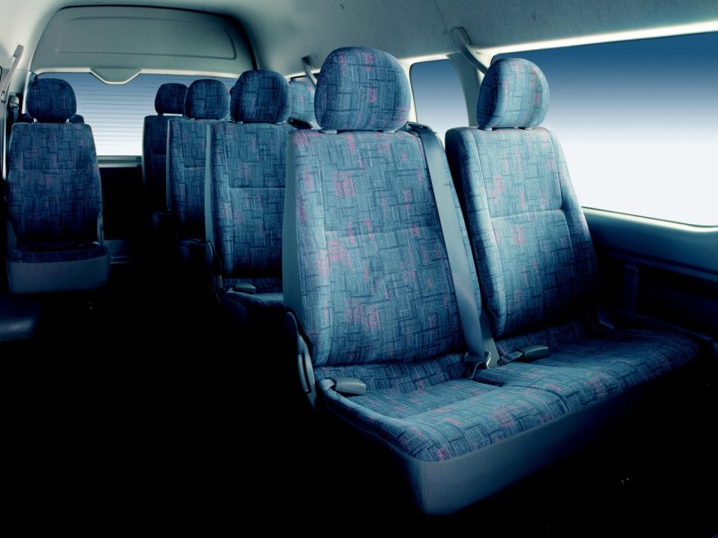 Toyota Hiace h300 салон