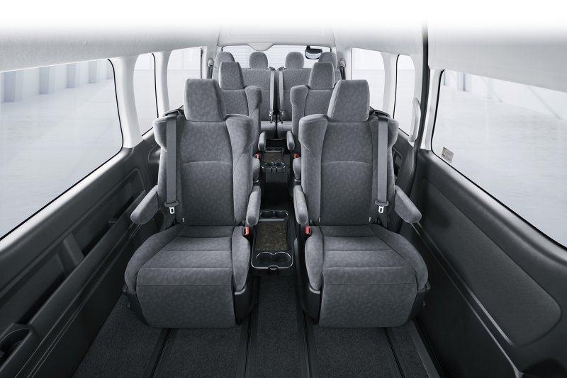 Toyota Hiace Regius 1997 салон