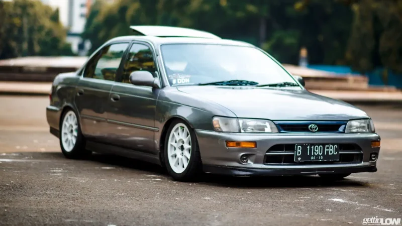 Toyota Corolla ae100