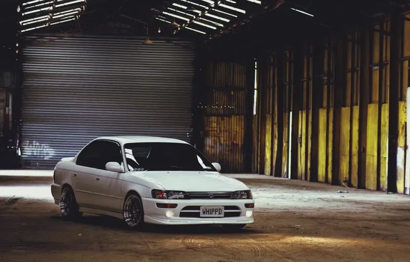 Тойота Corolla ae100