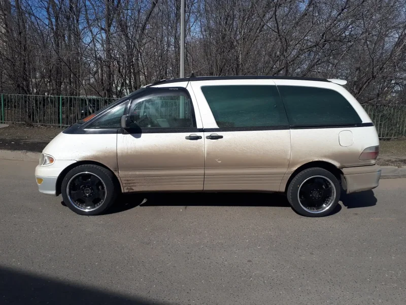 Toyota Estima на r18 2000г