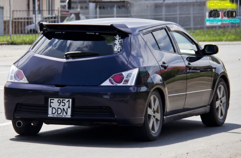 Toyota will vs '2001–04