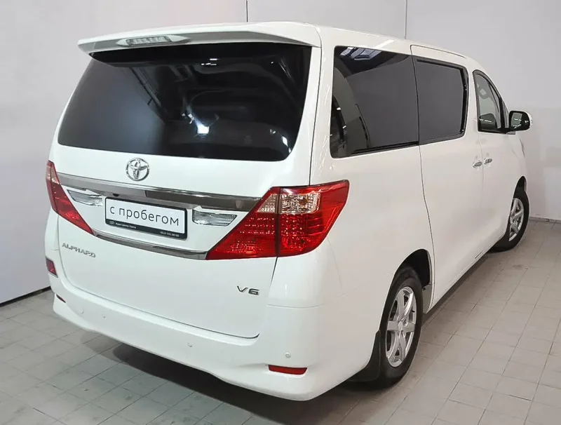 Toyota Alphard 2012