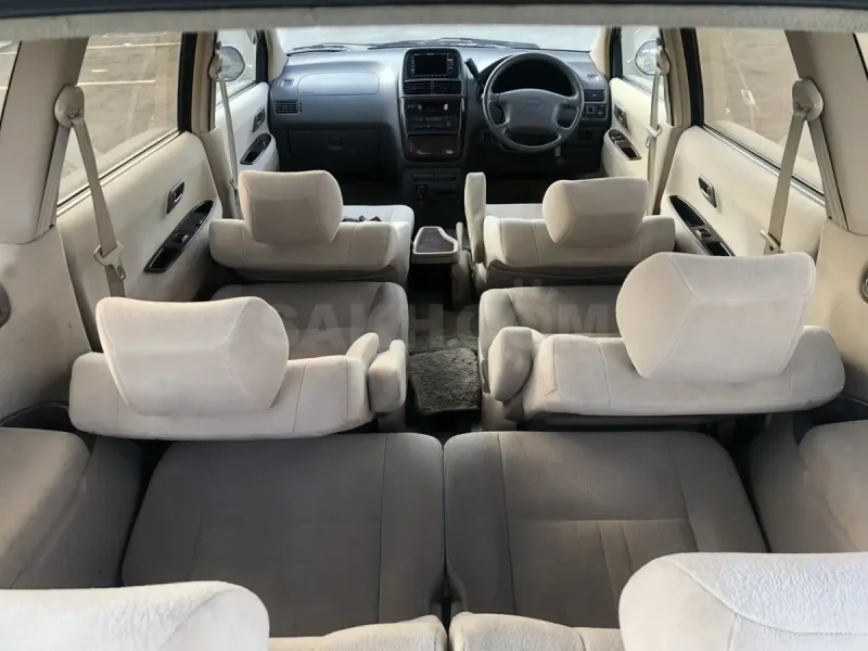 Toyota Gaia 2002 салон