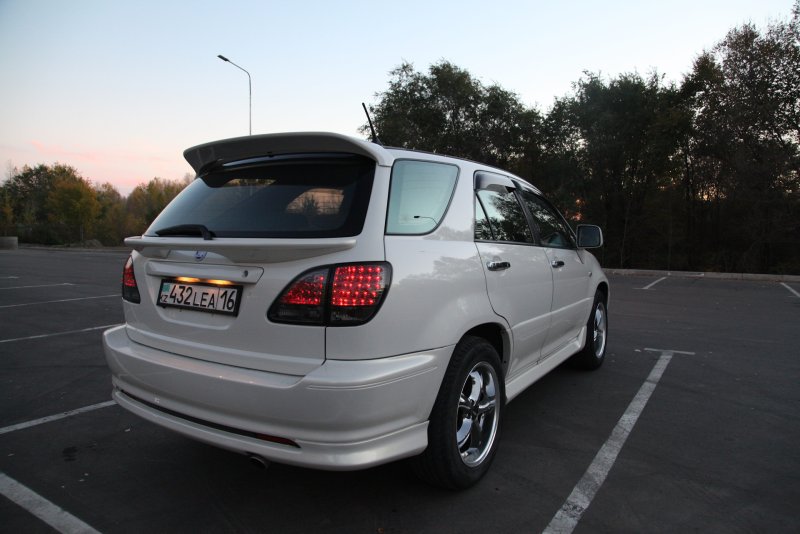 Toyota Harrier 1998 3.0