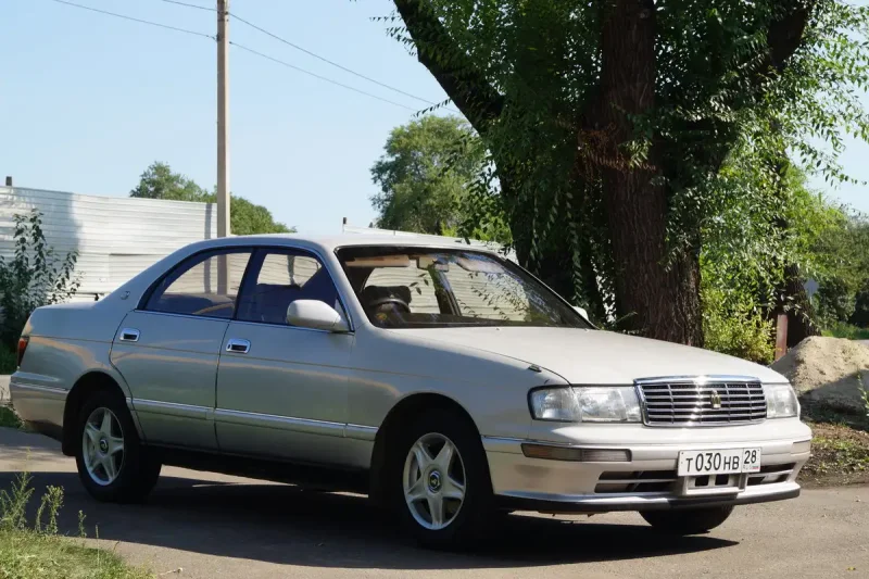 Toyota Crown зимняя